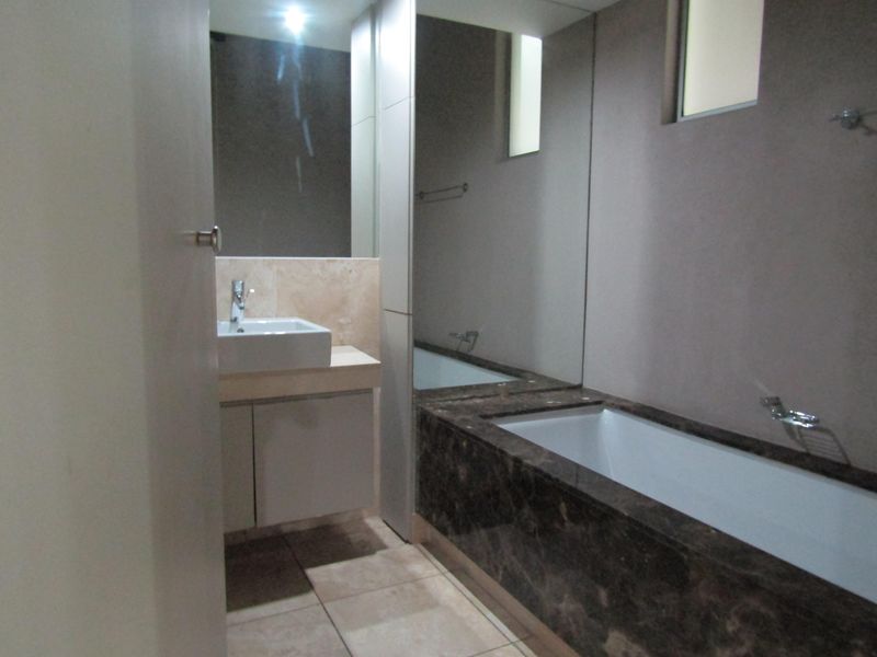 Apartment Rental Monthly In Johannesburg - Photo 9