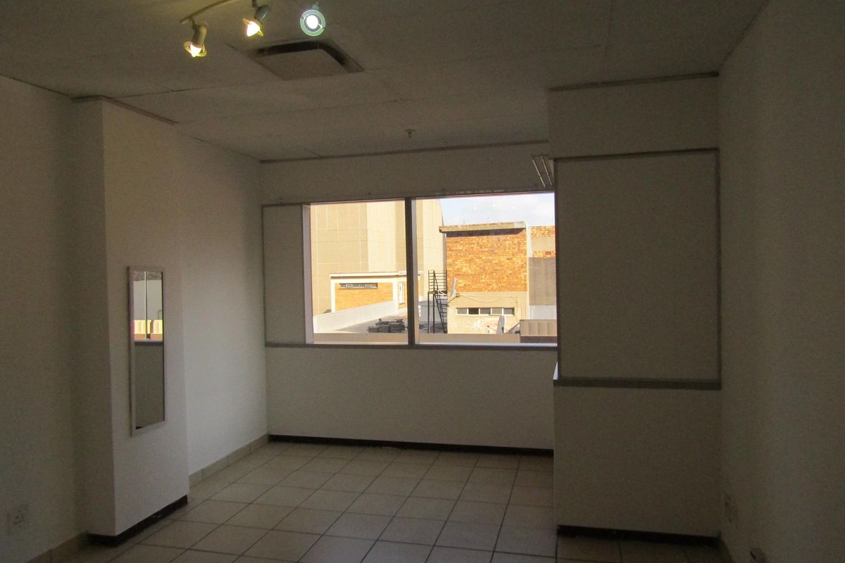 Apartment For Sale In Johannesburg - Photo 5