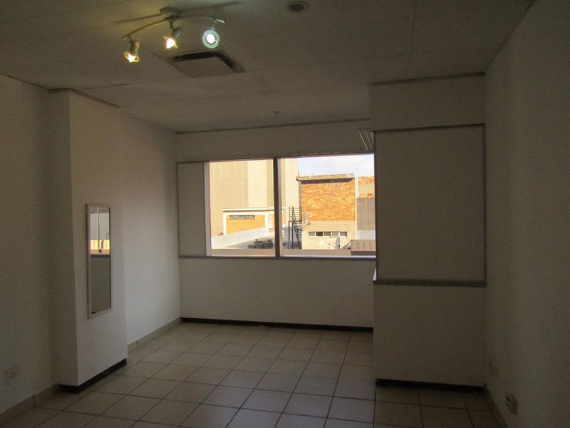 Apartment For Sale In Johannesburg - Photo 10
