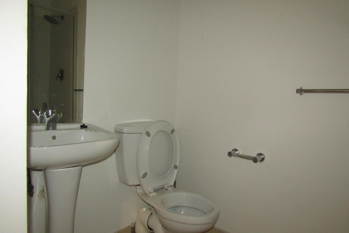 Apartment For Sale In Johannesburg - Photo 2
