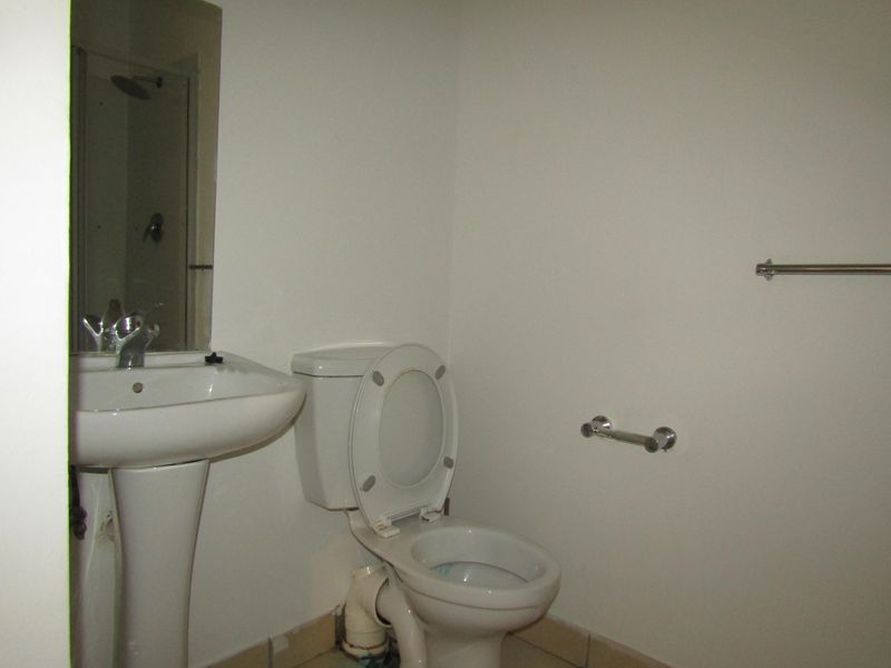 Apartment For Sale In Johannesburg - Photo 2