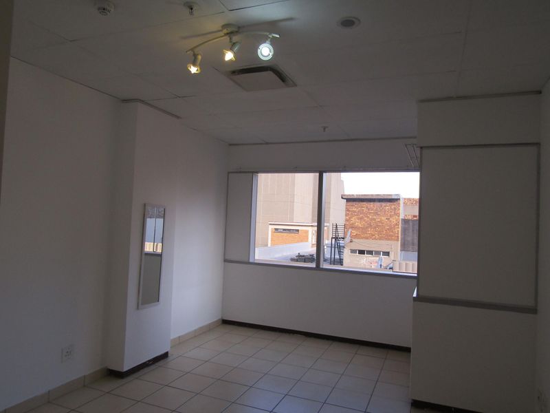 Apartment For Sale In Johannesburg - Photo 4