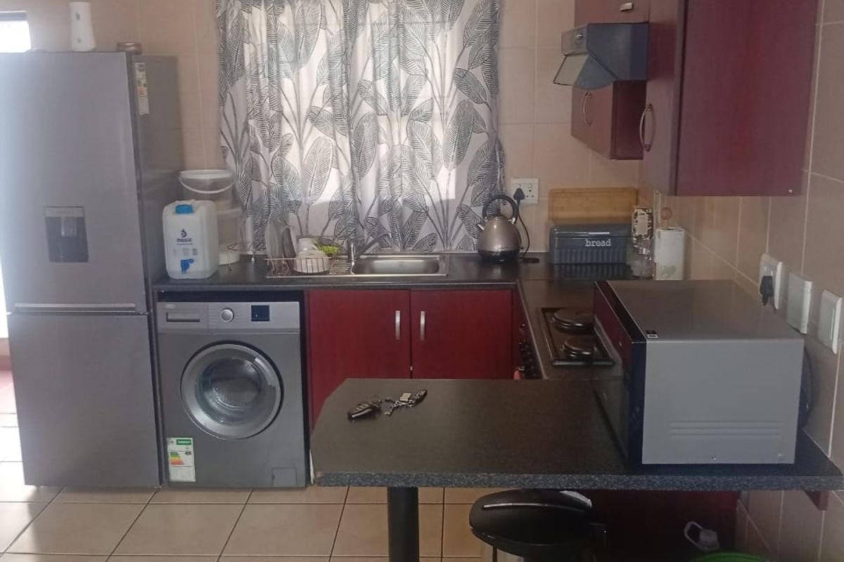 Pristine One Bedroom Home for Sale in Ormonde View Estates East Village - Photo 4