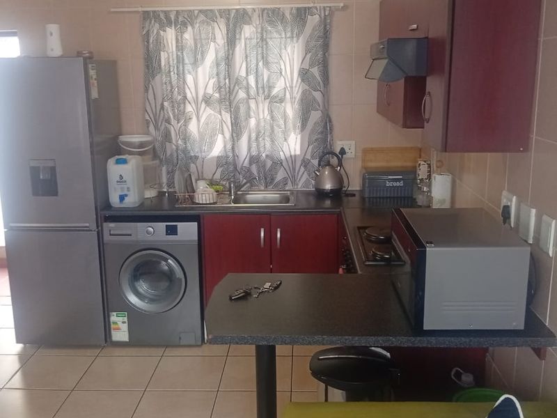 Pristine One Bedroom Home for Sale in Ormonde View Estates East Village - Photo 4