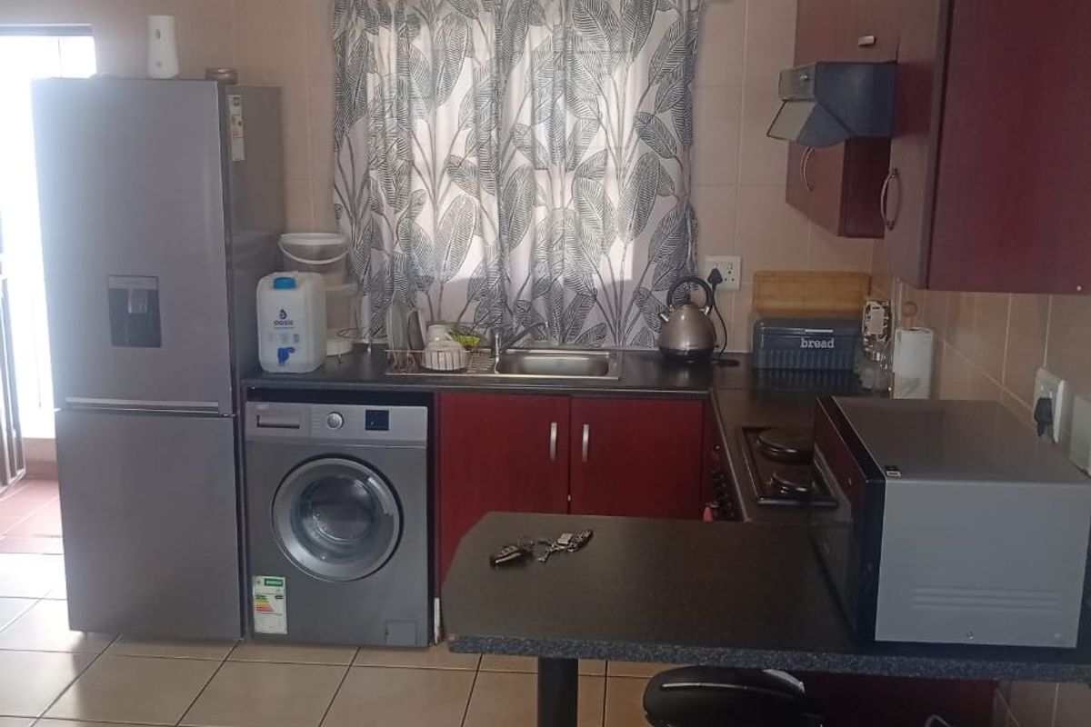 Pristine One Bedroom Home for Sale in Ormonde View Estates East Village - Photo 5