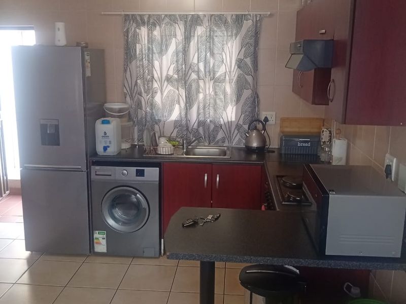 Pristine One Bedroom Home for Sale in Ormonde View Estates East Village - Photo 5