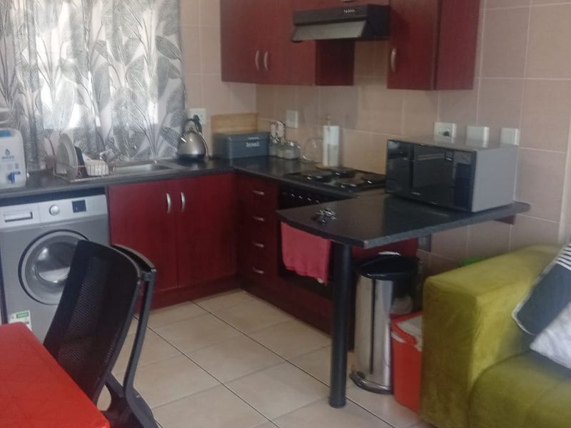 Pristine One Bedroom Home for Sale in Ormonde View Estates East Village - Photo 7