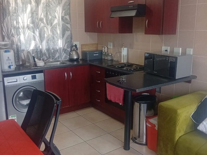 Pristine One Bedroom Home for Sale in Ormonde View Estates East Village - Photo 6