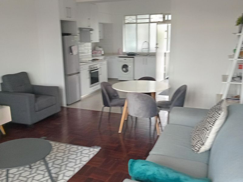 Furnished Secure 2 bedroom 1.5 bathroom apartment. - Photo 5