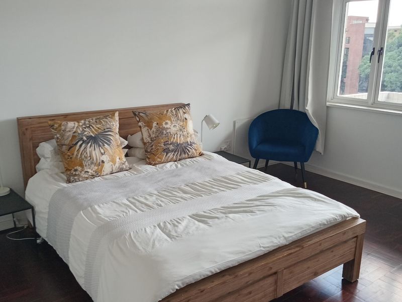 Furnished Secure 2 bedroom 1.5 bathroom apartment. - Photo 10