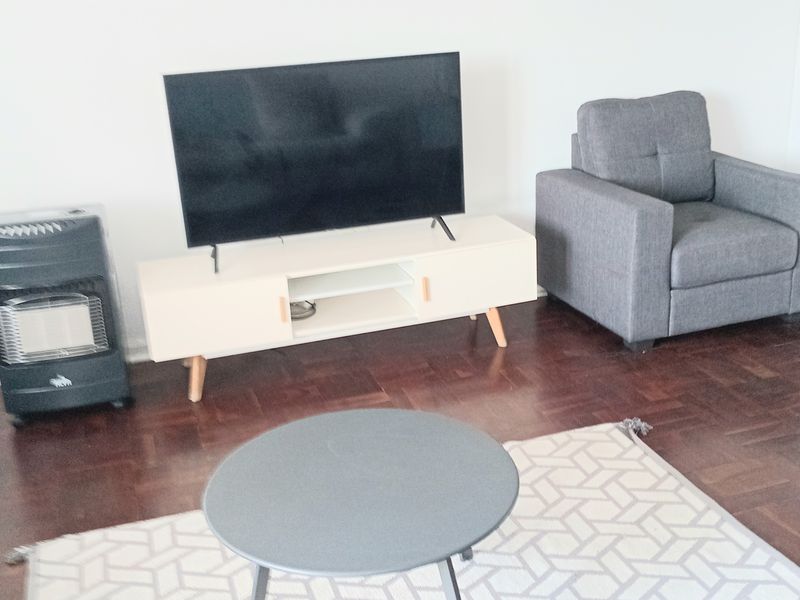 Furnished Secure 2 bedroom 1.5 bathroom apartment. - Photo 7