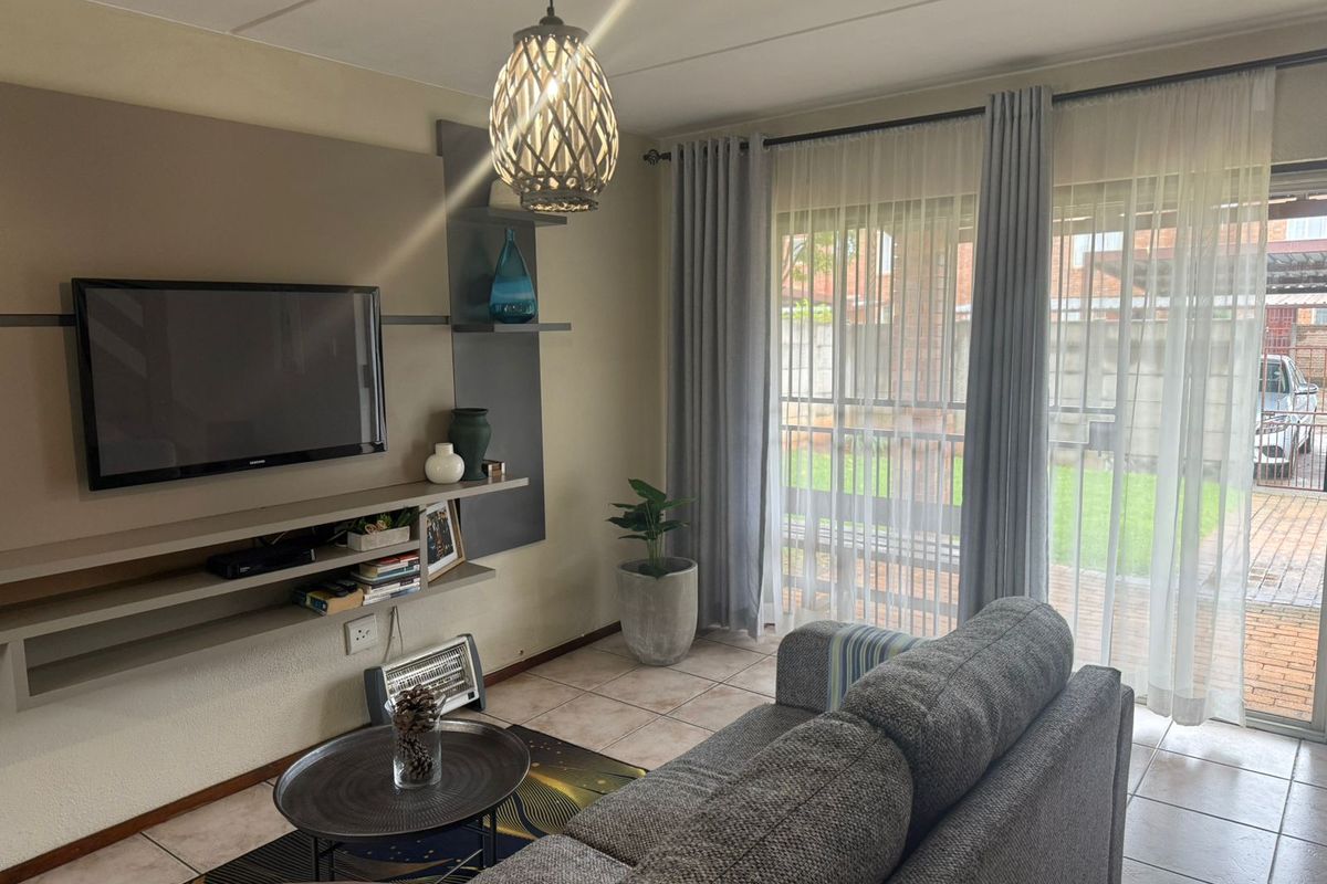 Step Into Ownership , Affordable 2-Bedroom Opportunity in Florida Glen - Photo 4