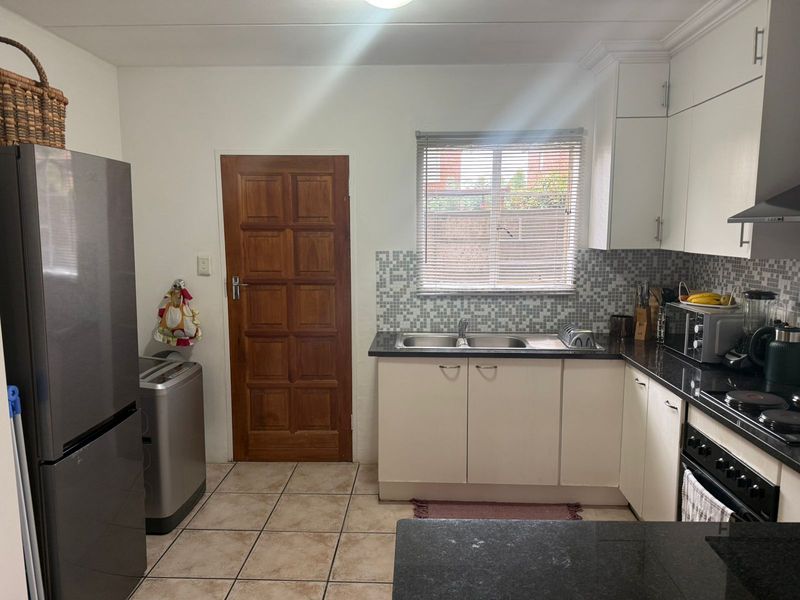 Step Into Ownership , Affordable 2-Bedroom Opportunity in Florida Glen - Photo 3