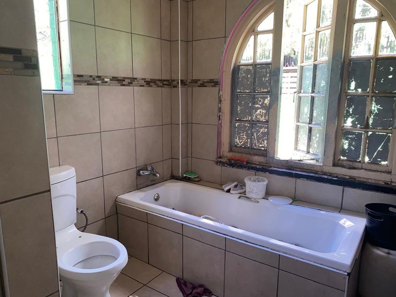 Prime Investment Opportunity: Versatile Student Living &  Residential Dwelling - Photo 9