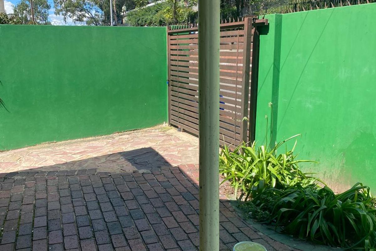 Prime Investment Opportunity: Versatile Student Living &  Residential Dwelling - Photo 2