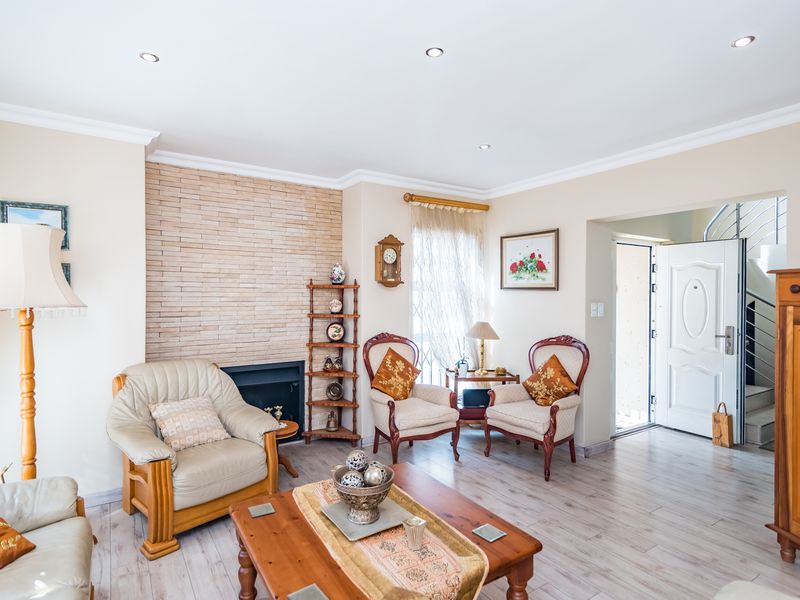 On Auction - Ultimate 4 Bed Luxury Meets Off-Grid Peace of Mind in Ferndale - Photo 5