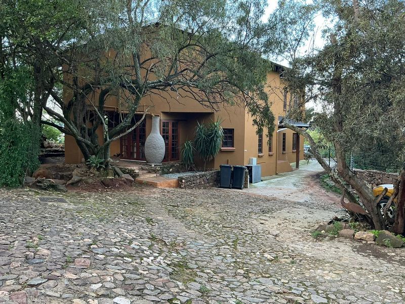 A Rare Bushveld Sanctuary in Doornrandje – Equestrian Estate with Income and Legacy Appeal - Photo 2