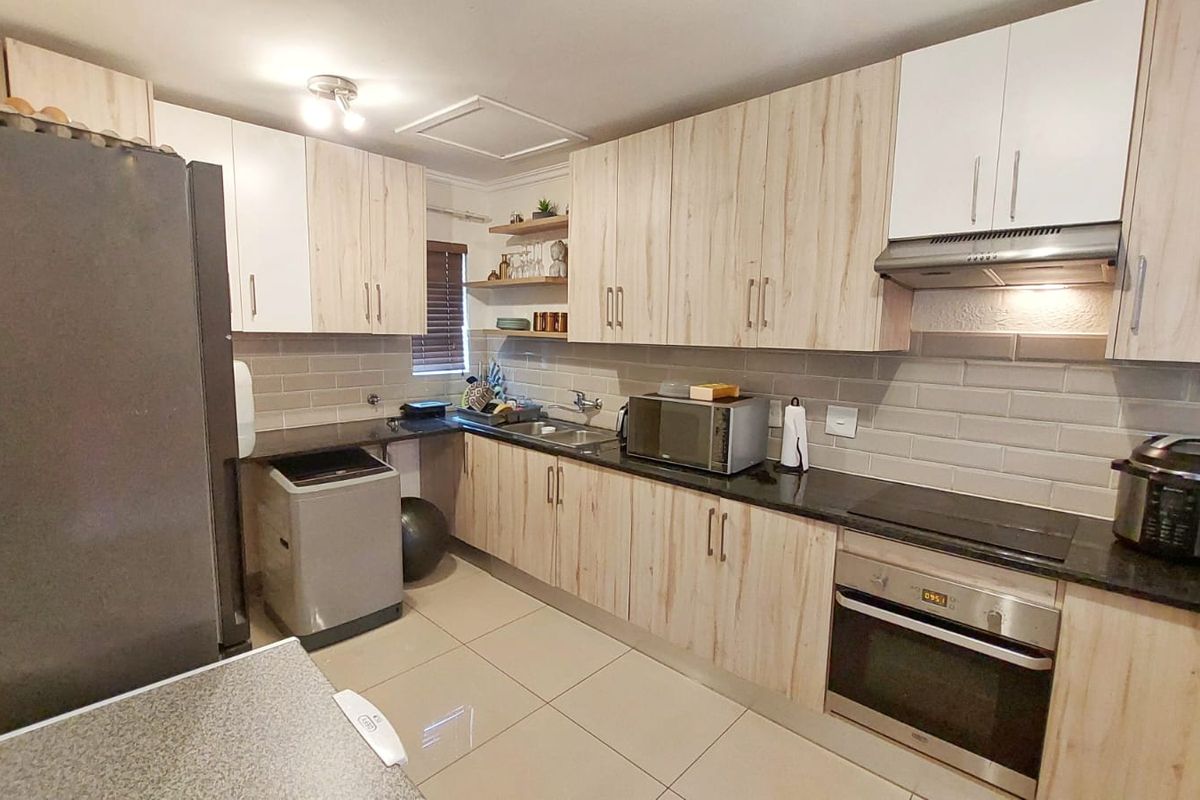 Modern 3-Bedroom Cluster , Pet-Friendly Garden In Halfway Gardens - Photo 3