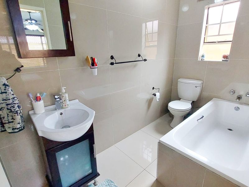 Modern 3-Bedroom Cluster , Pet-Friendly Garden In Halfway Gardens - Photo 10