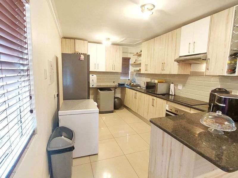 Modern 3-Bedroom Cluster , Pet-Friendly Garden In Halfway Gardens - Photo 2