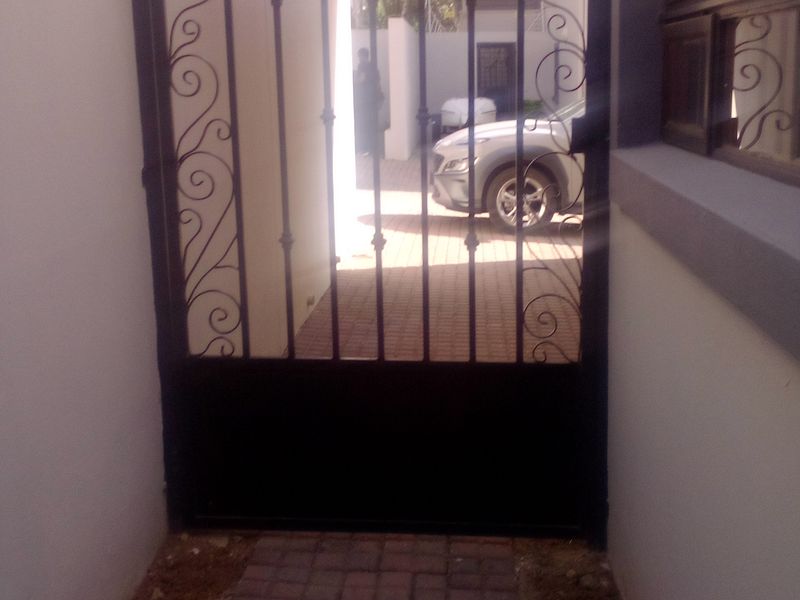 Cluster For Sale In Sandton - Photo 8