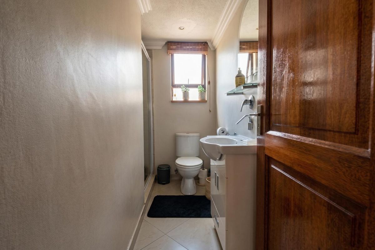 4 Bedroom Cluster Home To Let in Bryanston, Sandton - Photo 5