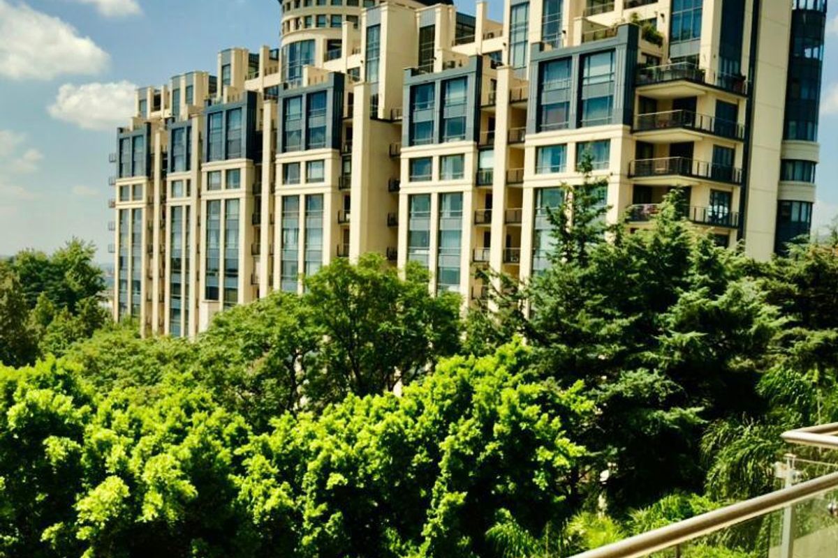 If you are looking for LUXURY at an affordable price  - You have founded. - Photo 2