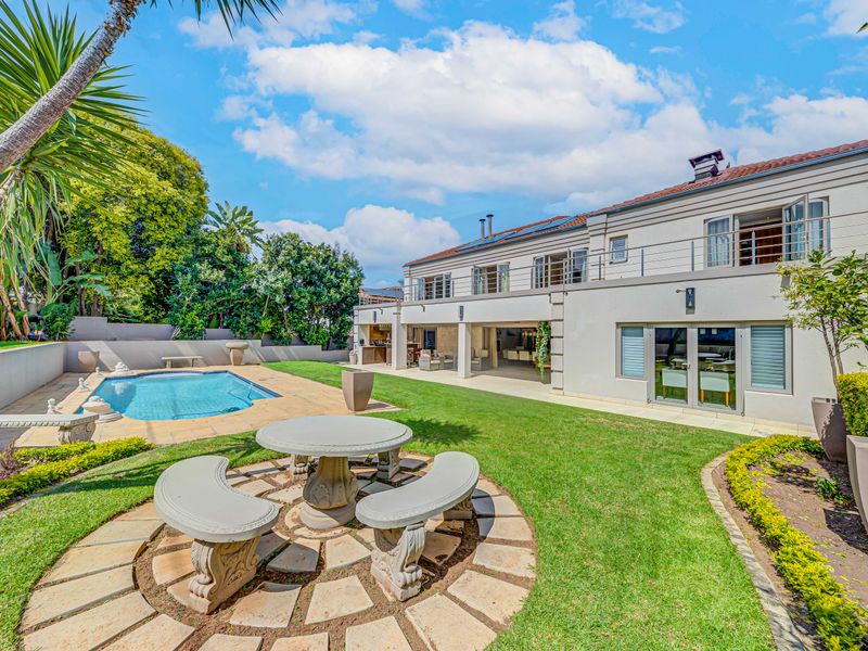 Elegant Masterpiece: A Warm Family Home and Entertainer's Delight. Serious Sellers! - Photo 3