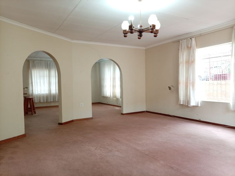 Charming 3-bedroom townhouse in Standerton Central, perfect for families, modern amenities and prime - Photo 9