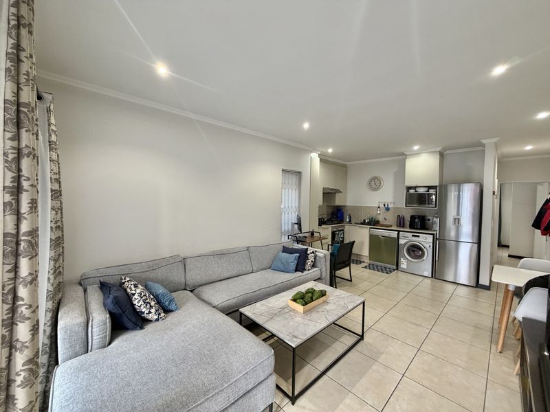 Apartment For Sale In Midrand - Photo 2