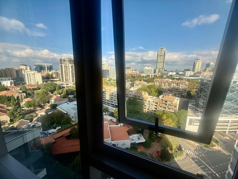 A 1 Bed, 1 Bath Apartment that enjoys natural light, a perfect lock-up & go in a secure building - Photo 9