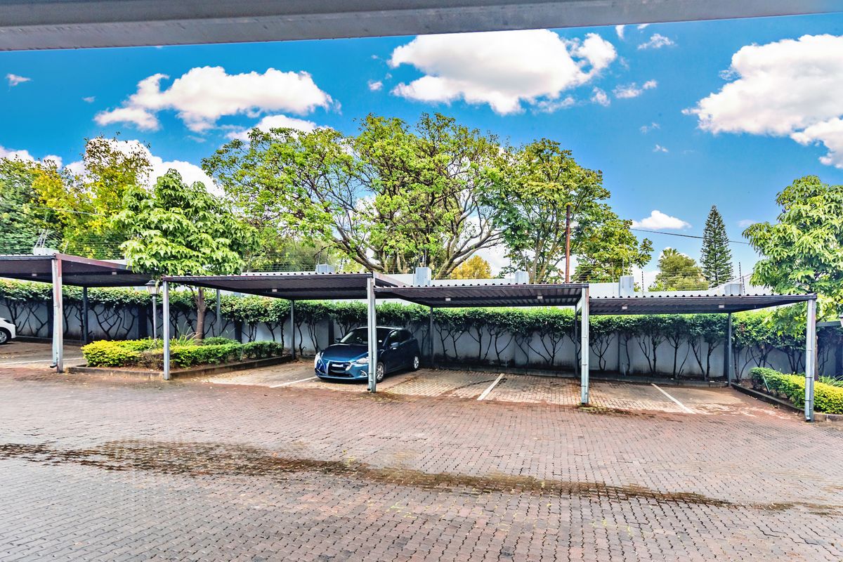 Spacious 2-Bedroom Apartment with Sunny Balcony & 24-Hour Security – Ferndale - Photo 4