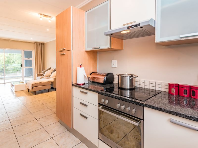 Spacious 2-Bedroom Apartment with Sunny Balcony & 24-Hour Security – Ferndale - Photo 7