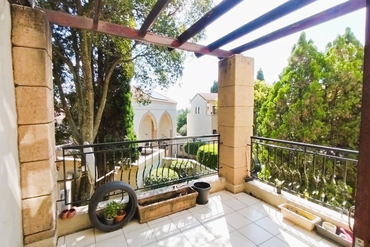 1 Bedroom Loft Apartment  Let in Benmore Gardens, Sandton - Photo 3