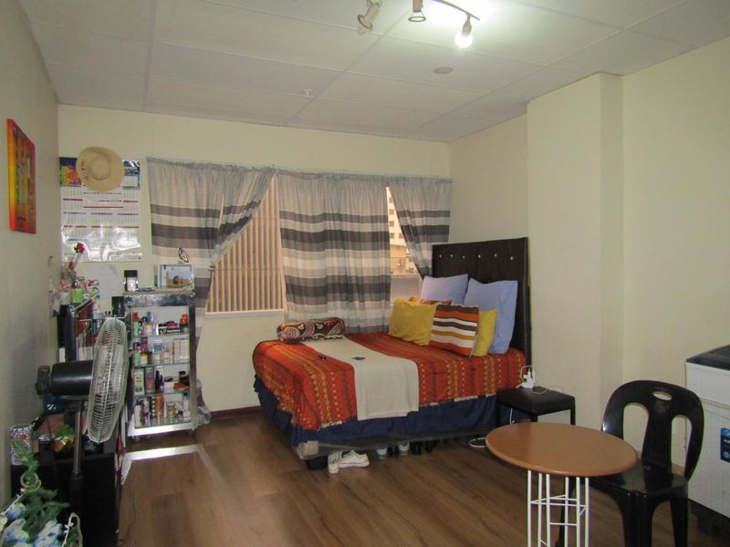 Apartment For Sale In Johannesburg - Photo 2