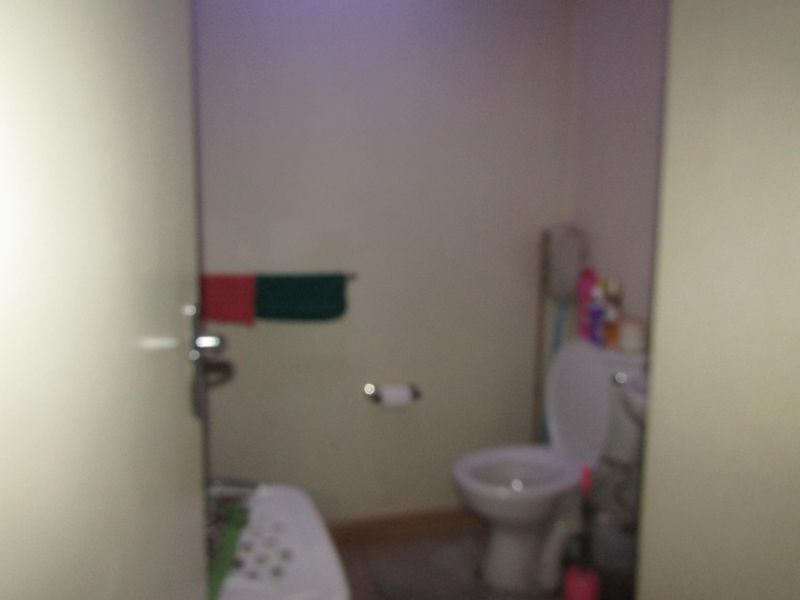 Apartment For Sale In Johannesburg - Photo 7