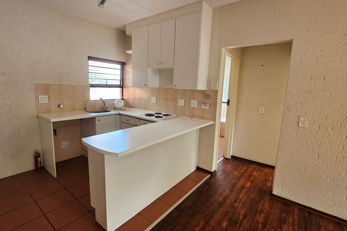 1 Bed, 1 Bath Apartment- Sunninghill - Photo 4