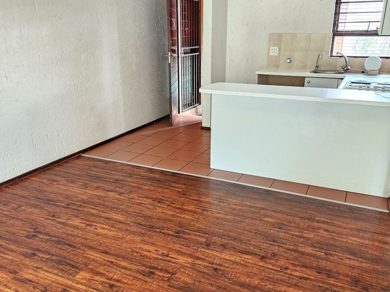 1 Bed, 1 Bath Apartment- Sunninghill - Photo 3