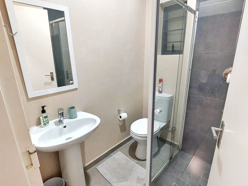 Fully Furnished 2 Bed, 2 Bath Apartment At Waterfall Ridge - Photo 9