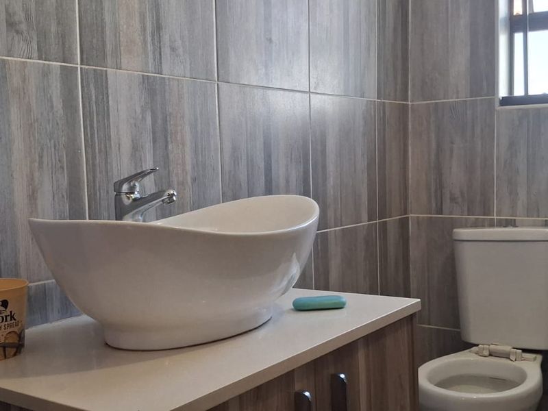 Family home - 4 Bedroom House For Sale in Protea Glen Ext11 - Photo 8