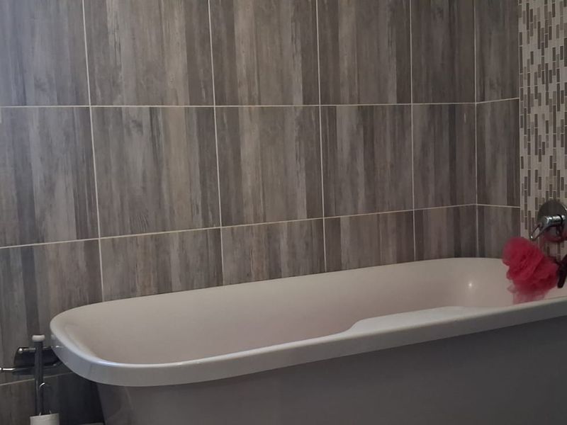 Family home - 4 Bedroom House For Sale in Protea Glen Ext11 - Photo 7