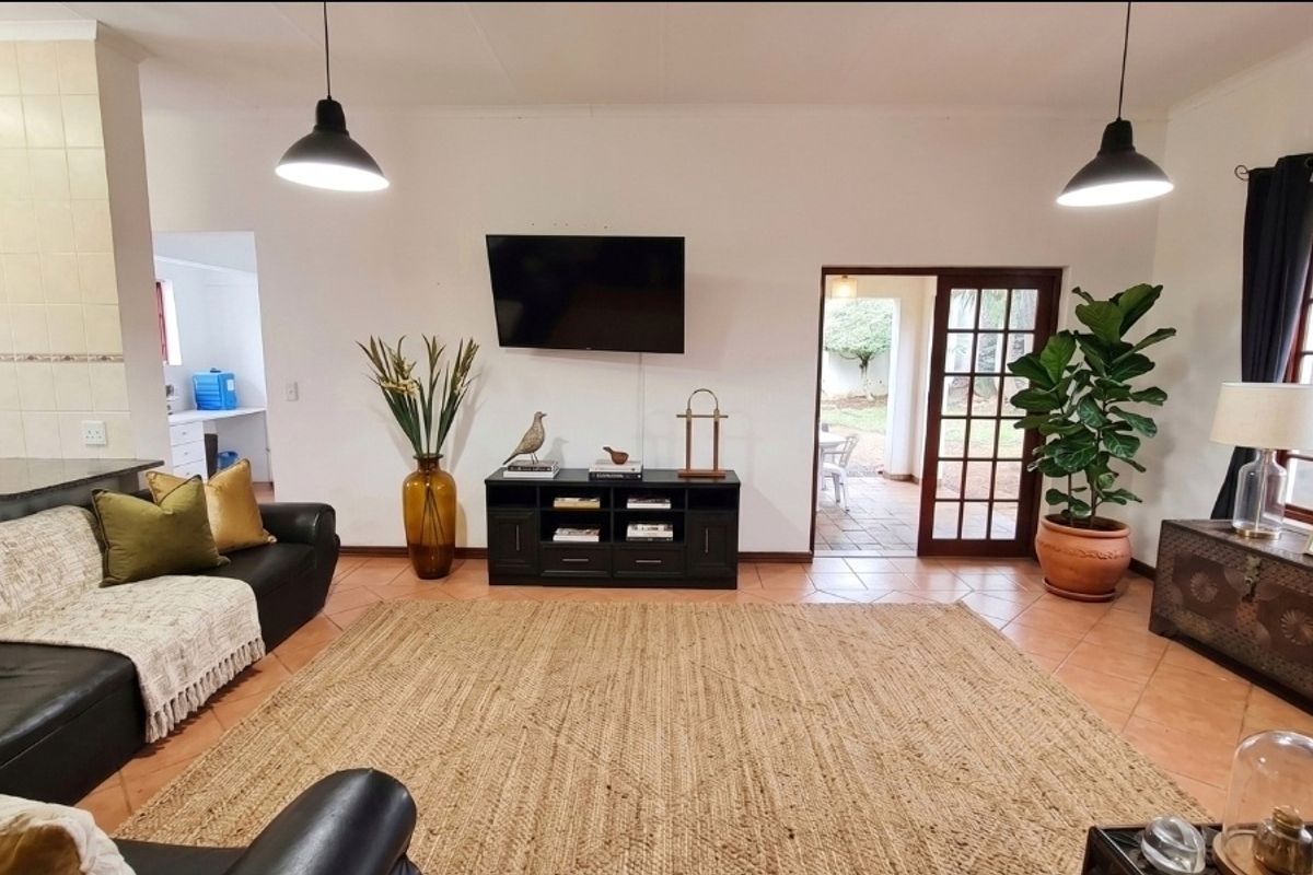 Charming Freehold Home in A Secure Estate in the sought-after Kyalami Encathment - Photo 2