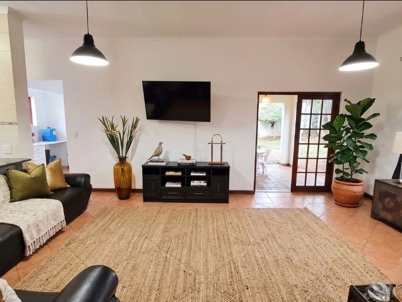 Charming Freehold Home in A Secure Estate in the sought-after Kyalami Encathment - Photo 2