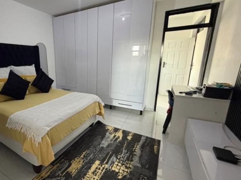 Spacious Arcadia Heights Investment Gem - Photo 9