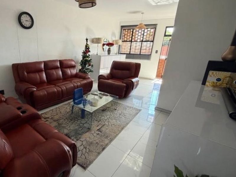 Spacious Arcadia Heights Investment Gem - Photo 6