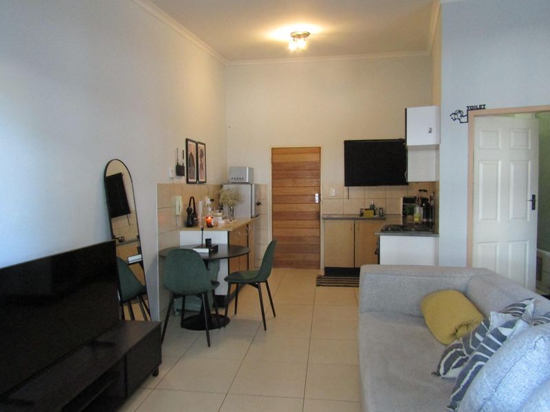 Apartment For Sale In Johannesburg - Photo 7