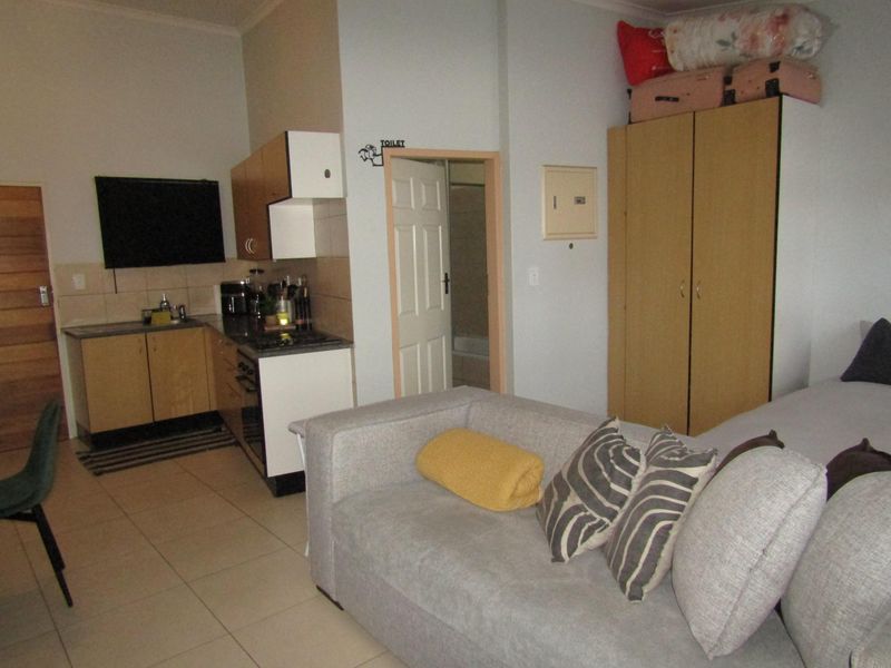 Apartment For Sale In Johannesburg - Photo 3