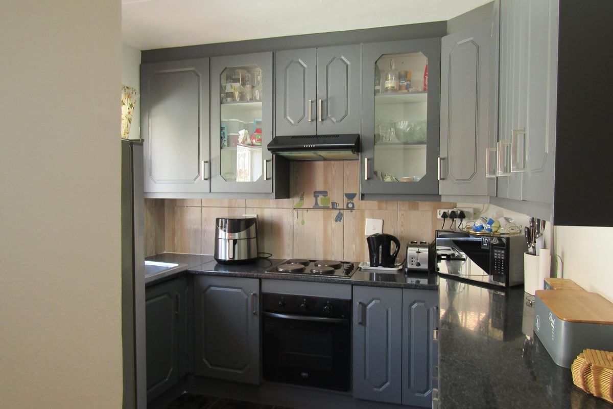 Townhouse For Sale In Johannesburg - Photo 3