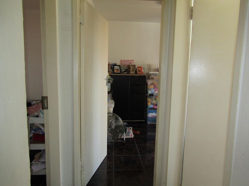Townhouse For Sale In Johannesburg - Photo 10