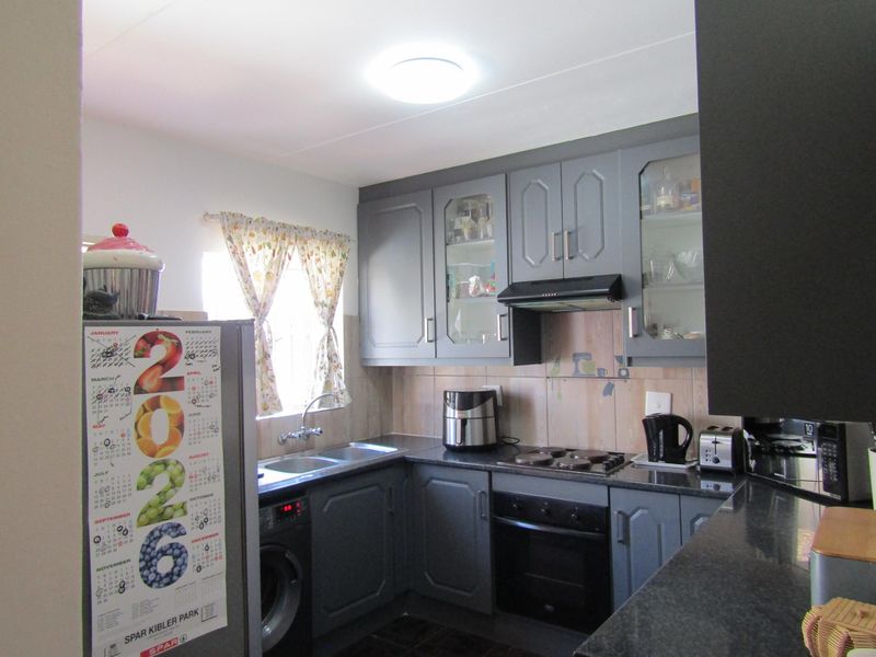 Townhouse For Sale In Johannesburg - Photo 2